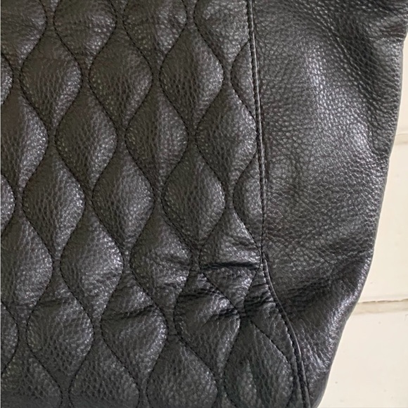 Vera Bradley Black Large Tote - Picture 8 of 8